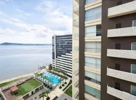 Modern 2BR Apt. on the 14th Floor with free Parking