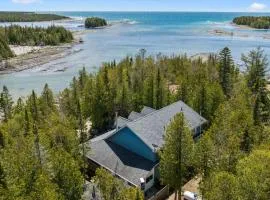 Bradley Harbour 5-Beds Hot Tub AC Kayaks