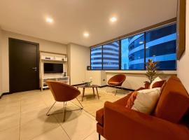 Stylish 2BD Condo with River View, ξενοδοχείο στο Γουαγιακίλ