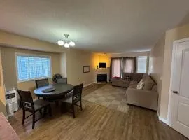 Cozy 2-Bedroom Suite Near Sylvan Lake