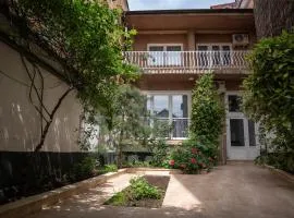 Center House 33