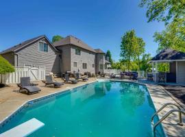 Spacious Refuge w/ Private Pool & Outdoor Bar!, hotel di Amherst