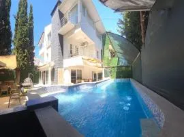 ELIT1 Villa 12Plus BEDS FULL TRIPLEX VILLA in BELEK Golf area with PRIVATE POOL & GARDEN WIFI NETFLIX Full Kitchen & Bed Equipments Air Conditions free parking