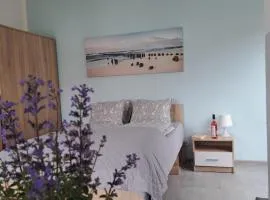 Apartamenty Słoneczne Rowy - 200 m od morza, z parkingiem