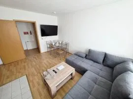 A-B-H Schöne 2R Whg, EBK, Lift, WiFi, XL Schlafcouch