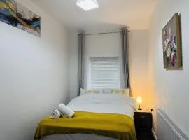 Home Cozy & Comfortable Stay in Accrington Flat B