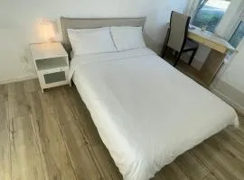 Cozy Ground Floor 101 Room with shared washroom