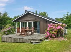 Gorgeous Home In Glesborg With Wifi