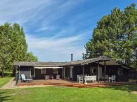 5 Bedroom Beautiful Home In Eskebjerg