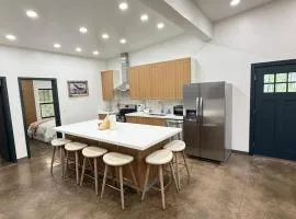Glacier Luxury Retreat Oak Tree Apartment 3