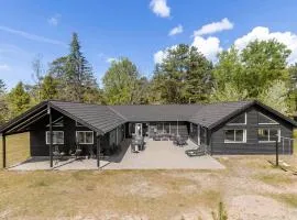 Eight-Bedroom Holiday Home Frederiksværk With A Room Hot Tub 05