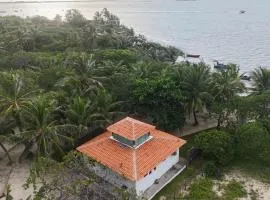 Casa Monan Atins Beach
