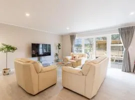 Comfortable 3-Bedroom Home in East Tamaki Heights