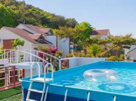 Daebu-do, White Island Pension