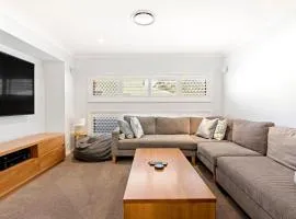 Coastal Retreat - Pet Friendly with Fire Pit