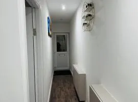 Home Cozy & Comfortable Stay in Accrington Flat A