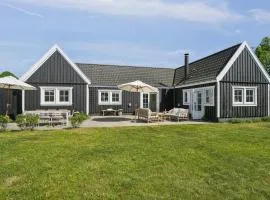 Bright And Spacious Holidayhome Near Vejby Strand
