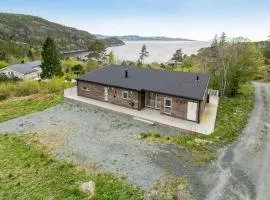 4 Bedroom Beautiful Home In Åsenfjord