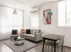 O&O Group - Bright 2BR Rooftop Walk to Beach