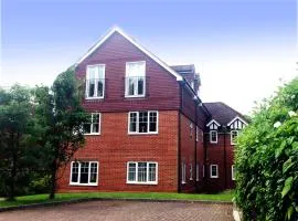 Basingstoke Apartments - St Raphael House, City Centre Charming Apartments