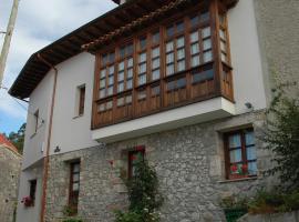 Casa Rural Maribel II, country house in Cue