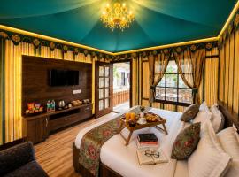 Rasleela Resort - A Luxurious Rajasthani Tent Theme Stay In Khatushyam Ji, hotel di Rīngas