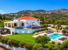 AVENTINE - Luxury Residences with Private Pools, hotel en Kalithies