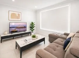Sunny Split-Level 3BR Stay in Marsden Park