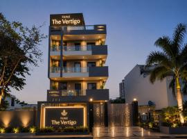 Hotel The Vertigo، فندق في نويدا