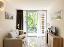 Apartment Mare45 - 10 minutes walk from the beach with one private ombrella and three sun-beds, hotel a Eraclea Mare