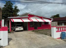 Entire 3 bedrooms in Saint Thomas Jamaica fully air-conditioning, hotelli kohteessa Port Morant