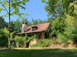 Owi - Idyllisches Ferienhaus inmitten der Natur, hôtel à Payrac