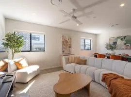 Premium 3BR Top Floor Apartment with Parking, EV friendly & Views