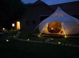 Månefjord Glamping - Private Stargazer Lodge
