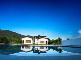 Corbett Retreat