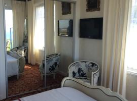 Villa Erresiñolettean, hotel v destinaci Ciboure
