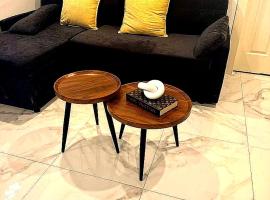 Charming Harvington Cottage - Hot Tub, Pet Friendly, Sleeps 11 โรงแรมในStone