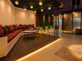 Luxury Marrakech Stay with private Jacuzzi & Terrace - Guèliz