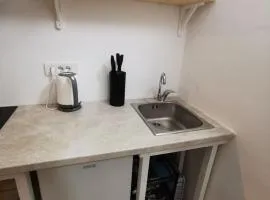 55 m to Beach Quiet Cozy Oasis for Two