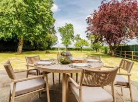 Dalforth Thaxted Barn Collection