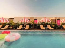 Privada Stays - Private Pools & Colorful-Chic Boutique Hotel