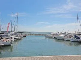 Moontide - Coastal Family Home near Poole Harbour
