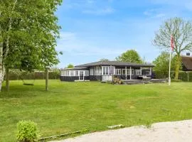 Holiday Home Elodie - 10m from the sea by Interhome