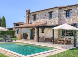 Villa Silene - Authentic villa near Višnjan, hotelli kohteessa Barat