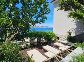 Villa Lovorka by VILLA EVA, hotel di Omišalj