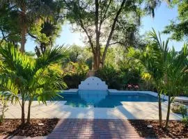 La Maison Musique, 9 beds,French Pool Villa, Pets