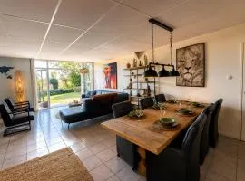 Holiday Home de Binnengouw incl Hottub