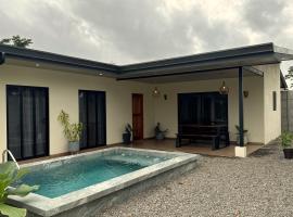 Villa Shambala Arenal Volcano View Private Pool 6 Guests, хотел в Tanque