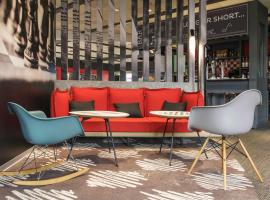 ibis Falaise Coeur de Normandie, hotel a Falaise