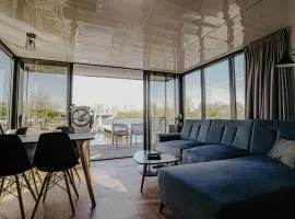 Houseboat Campi Uitgeest